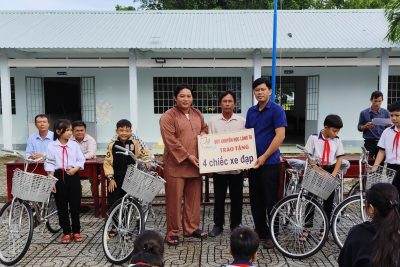 KẾT NỐI QUỸ TỪ THIỆN LÀNG TA GIÚP ĐỠ HỌC SINH KHÓ KHĂN NĂM HỌC 2025-2026