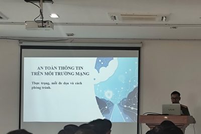 Dự Hội nghị tập huấn phổ cập kỹ năng số cho giáo viên, học sinh trên địa bàn tỉnh năm 2025