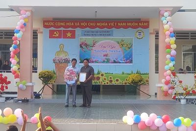 CÙ MINH NHÌ – CỰU HỌC SINH TRƯỜNG TÍCH CỰC VẬN ĐỘNG GIÚP ĐỠ HỌC SINH KHÓ KHĂN